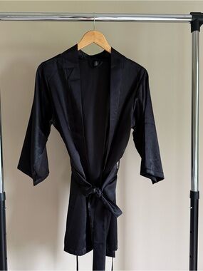 ICollection Black Satin Kimono-Style Robe with Tie